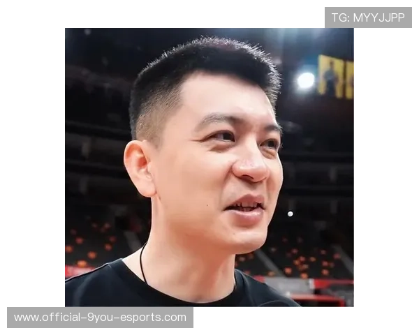 杨鸣:质疑声下 球员们都很有劲,杨鸣赛后采访视频 杨鸣:质疑声下 球员们都很有劲,杨鸣赛后采访视频